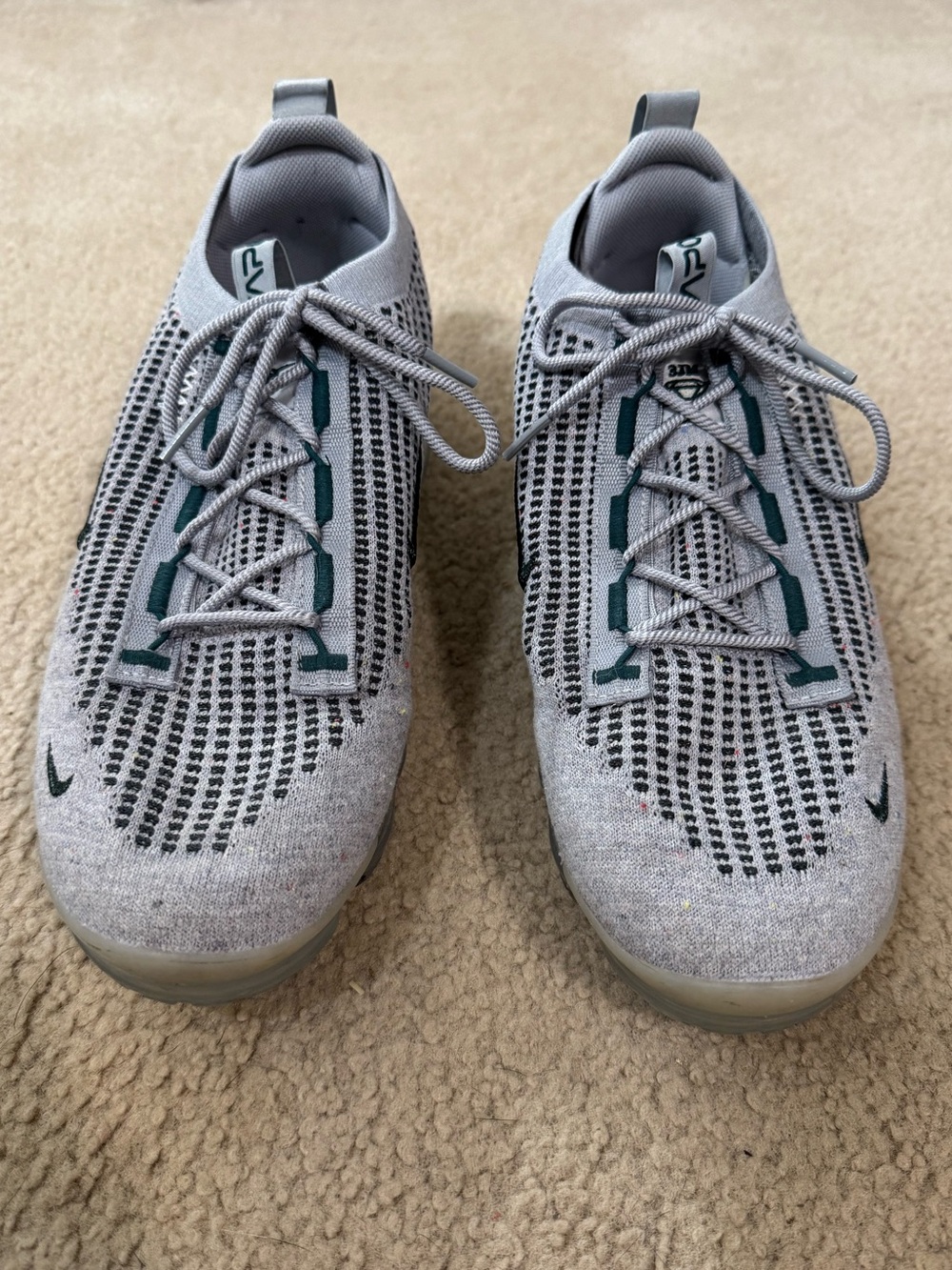 Nike Light Gray Flyknit Low-Top Sneakers with Teal Logo